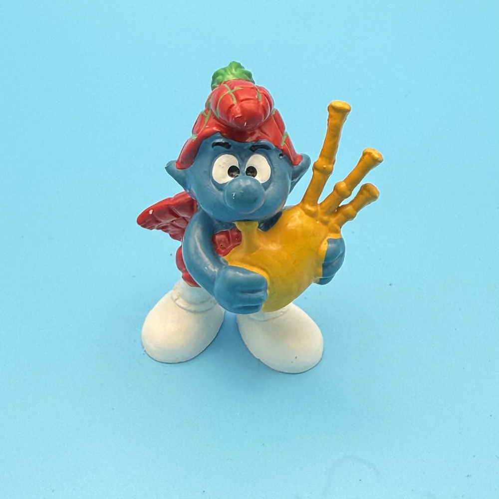 🤍💙Scottish Smurf – Vintage West Germany Bully Smurf Figure #20105💙🤍